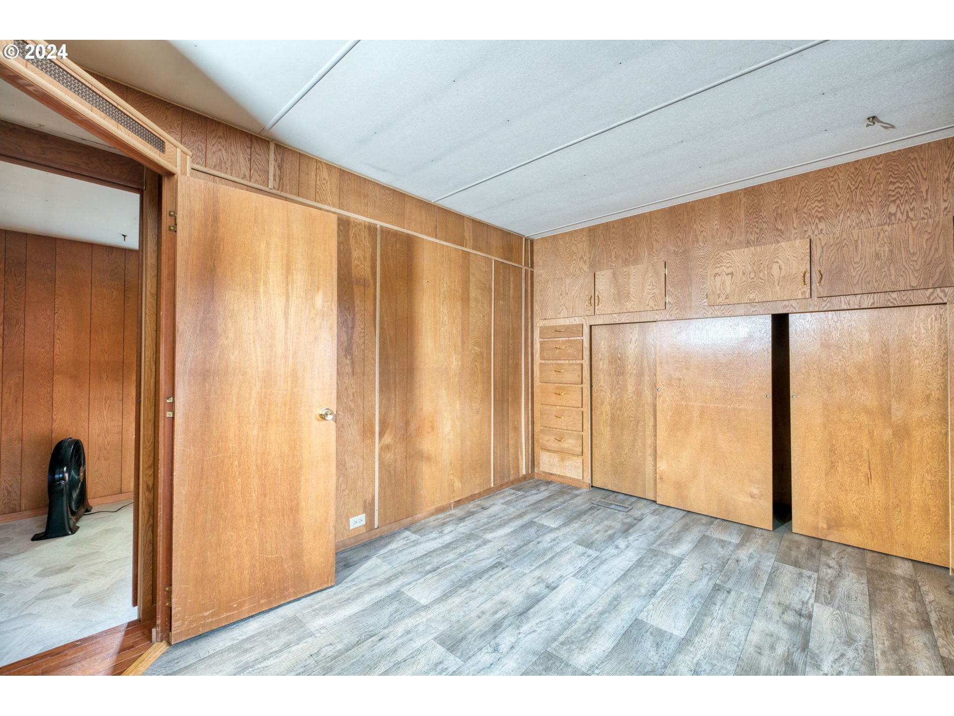 1625 Henderson Avenue Eugene, OR 97403 - Photo 15 of 20 a view of an empty room