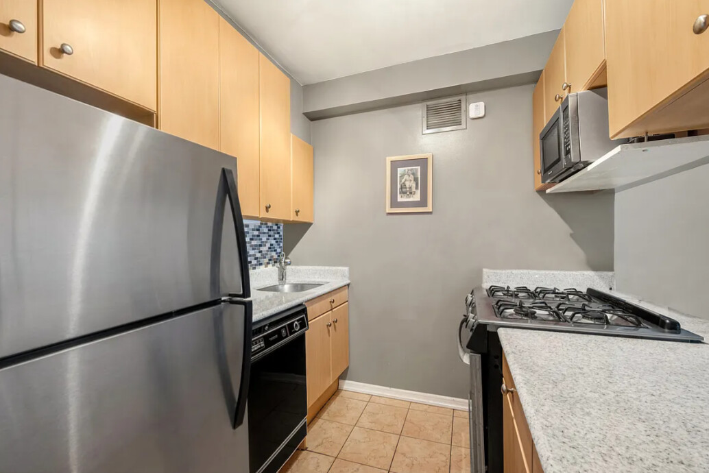 280 Rector Place, Unit 8A Manhattan, NY 10280 - Photo 3 of 12