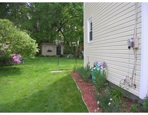 35 Maple Street Bellingham, MA 02019 - Photo 8 of 9 Gallery Image 8