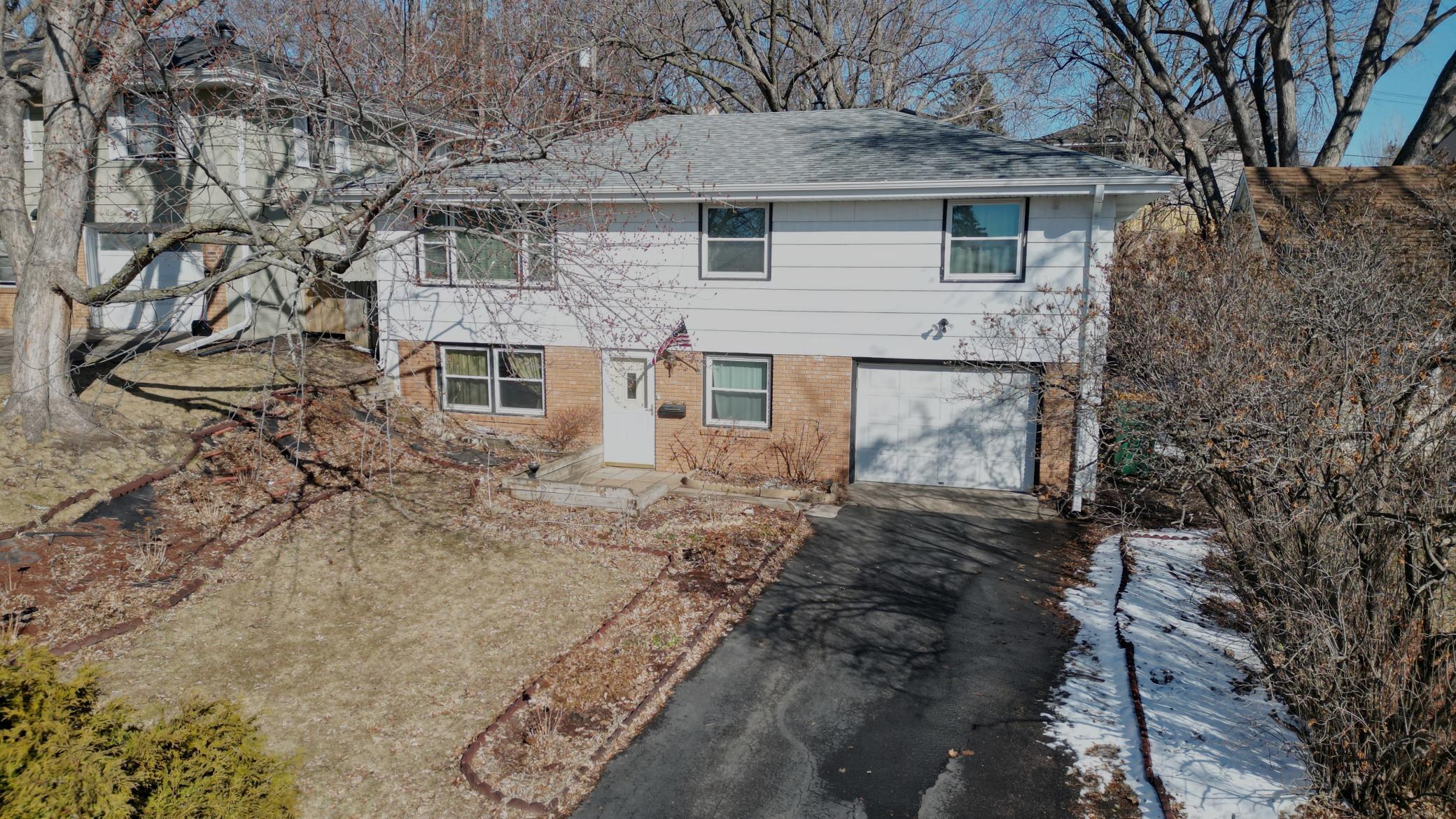 4629 Polk Street Northeast Columbia Heights, MN 55421 - Photo 3 of 39