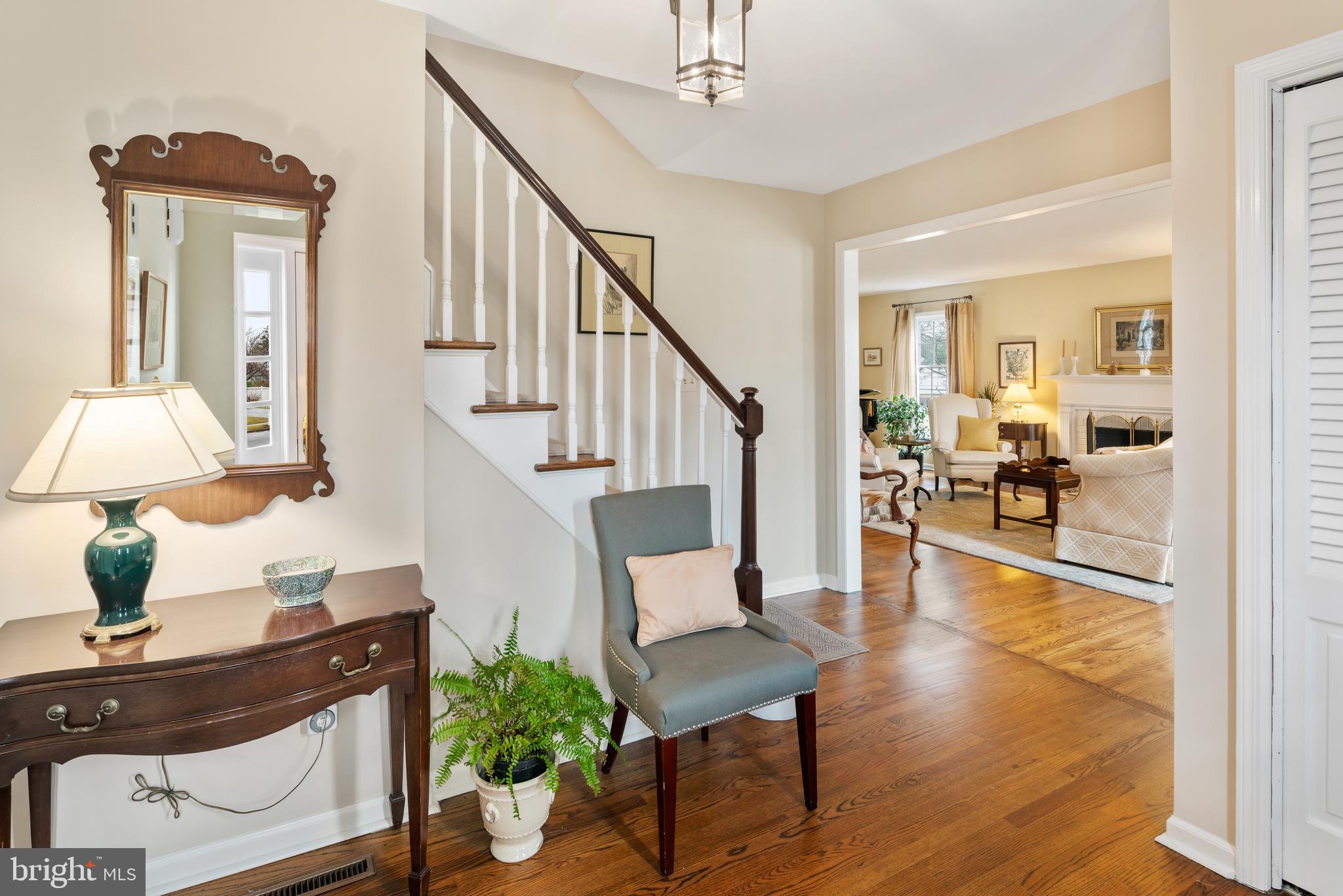 904 Sensor Road Yardley, PA 19067 - Photo 3 of 27 Foyer