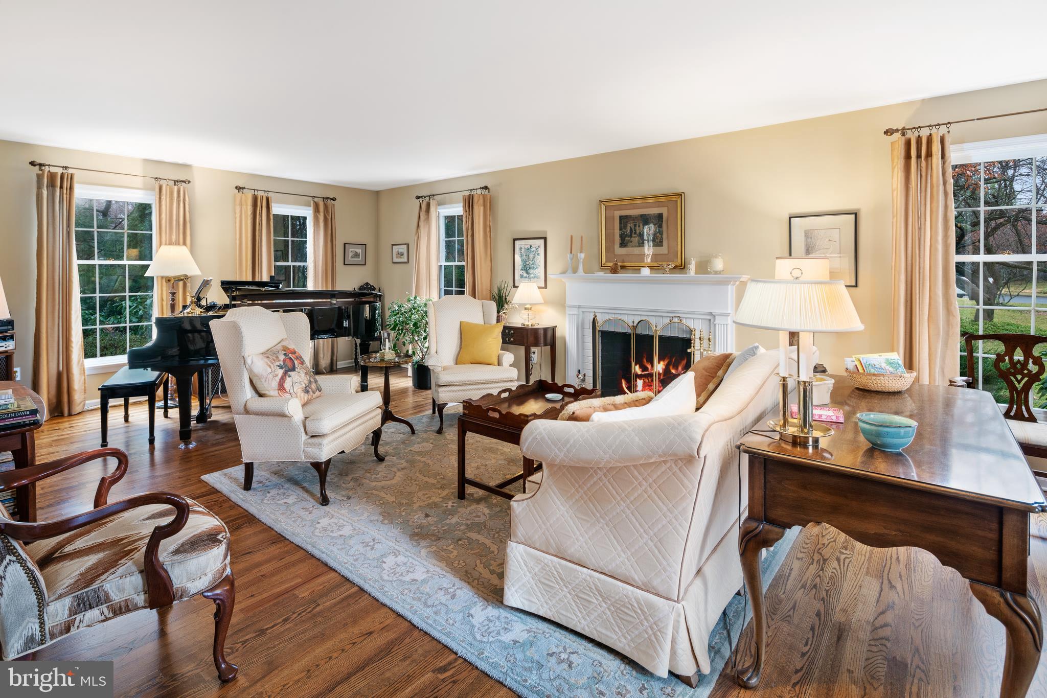 904 Sensor Road Yardley, PA 19067 - Photo 5 of 27 Living Room