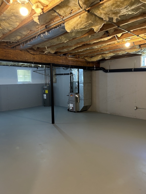 35-37 Pine St Court Springfield, MA 01105 - Photo 17 of 42