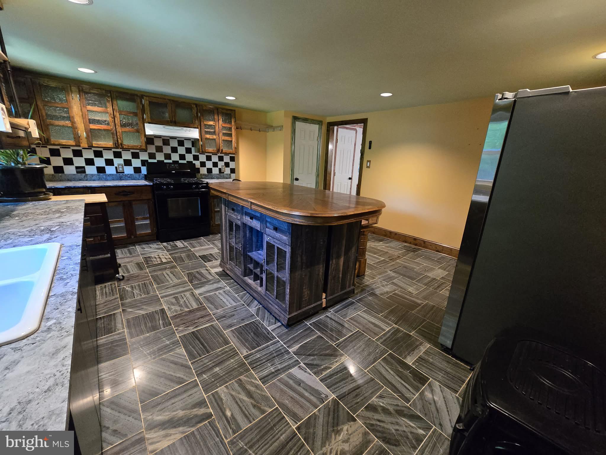 9215 Elliots Run Road Three Springs, PA 17264 - Photo 19 of 32 Gallery Image 19