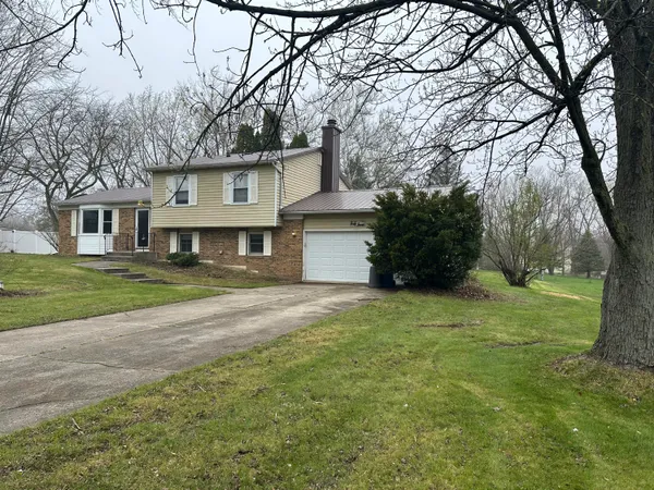 $269,000 | 67 Brookview Lane, Valparaiso, IN 46385