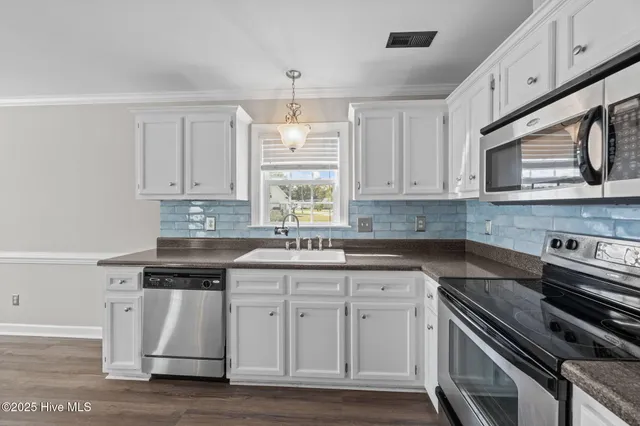 $319,500 | 1013 Bristolmoor Drive, Winterville, NC 28590