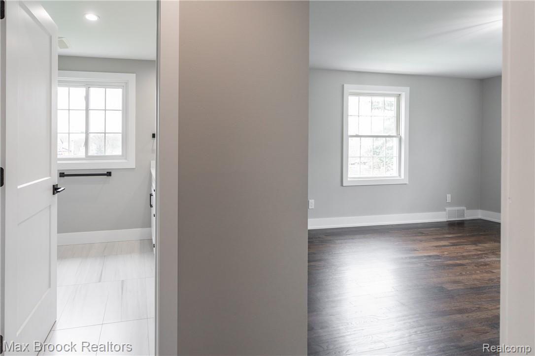 4705 Quarton Road Bloomfield Hills, MI 48301 - Photo 23 of 43 Quarton Master Suite & Full Bath