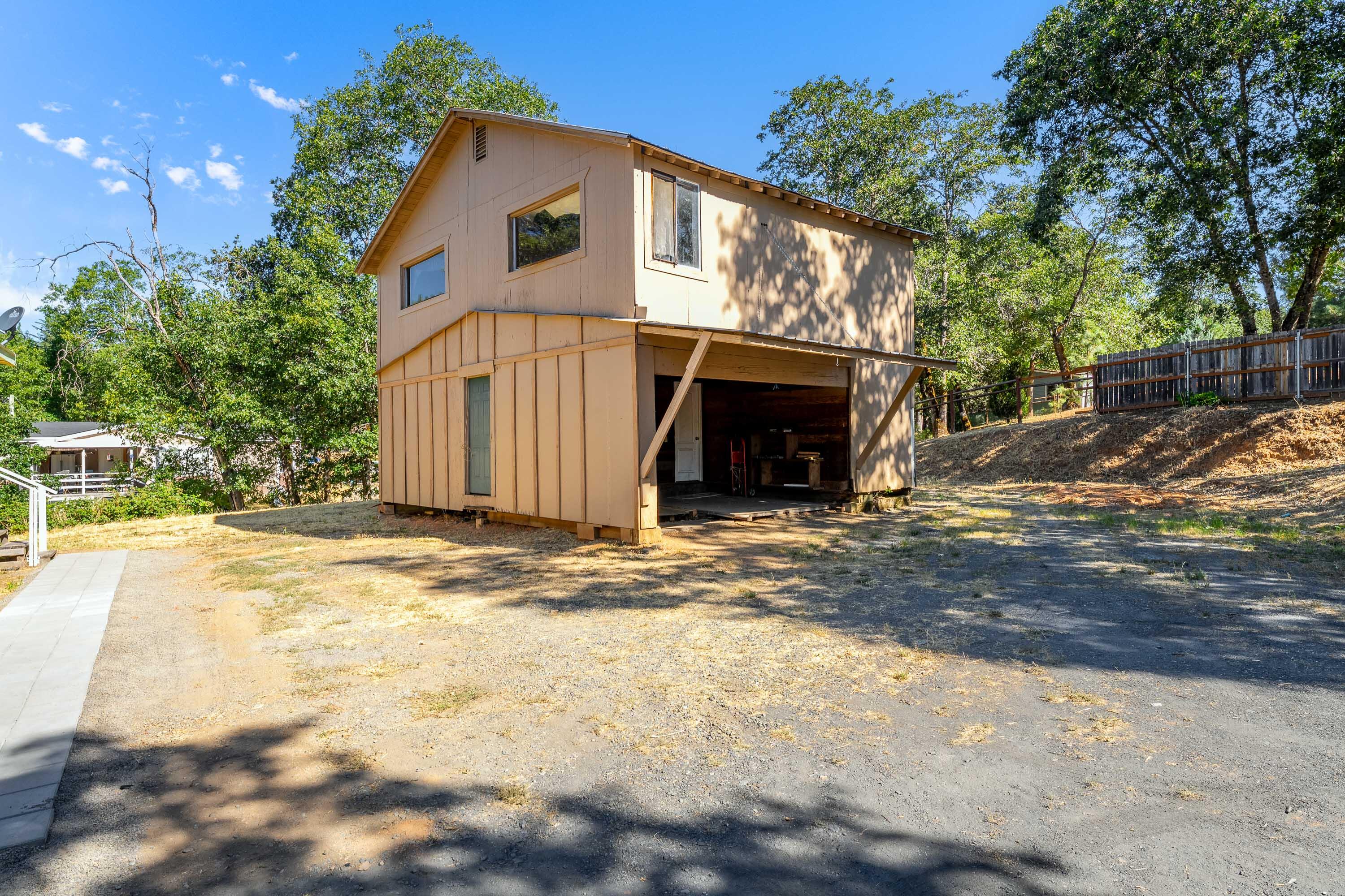 849 Three Pines Road Grants Pass, OR 97526 - Photo 19 of 29 Workshop