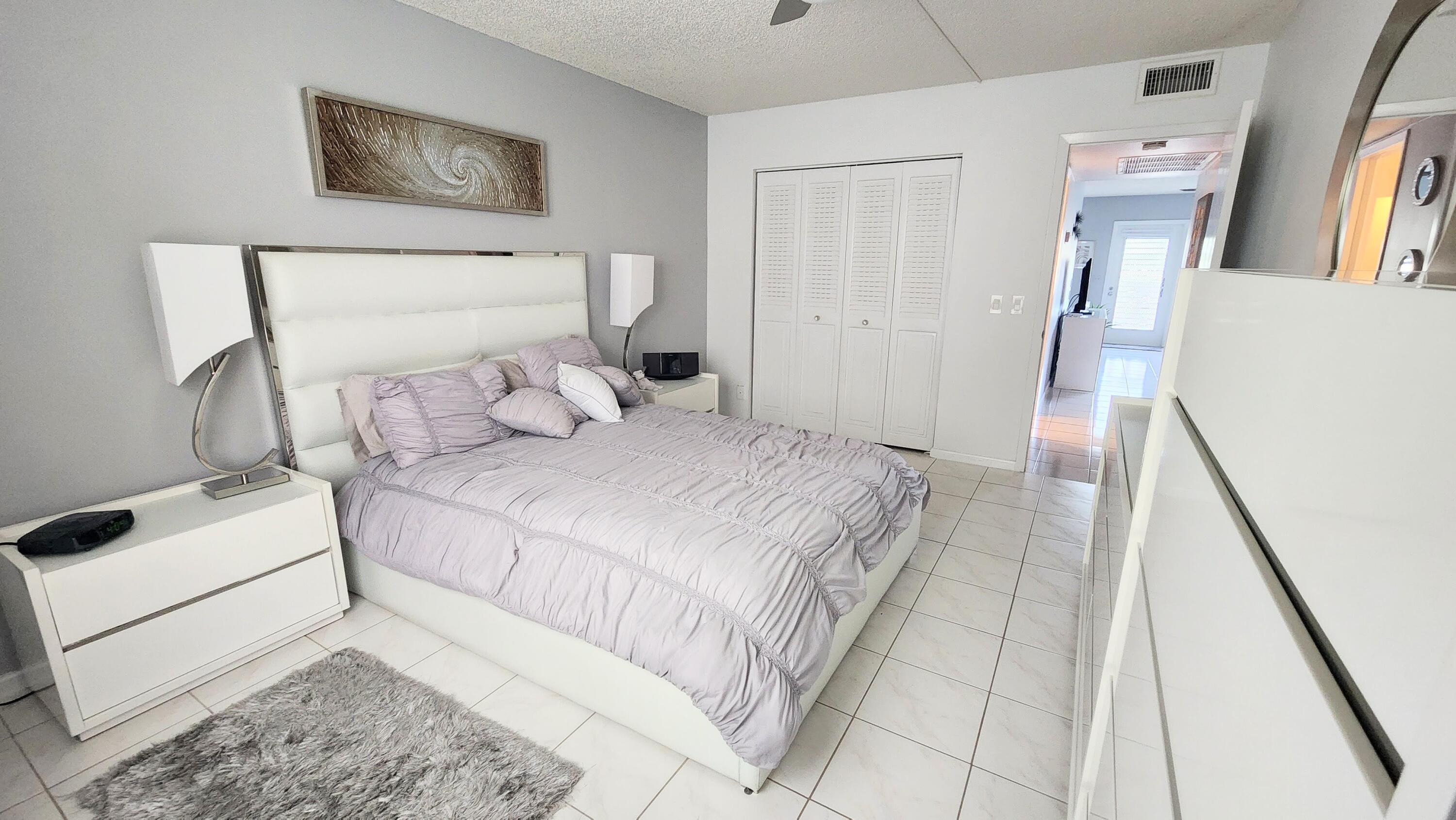 2059 Guildford East Boca Raton, FL 33434 - Photo 13 of 38 20231130_160520