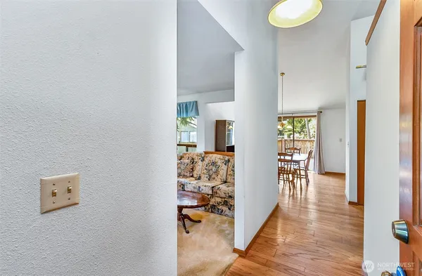 a view of livingroom with furniture