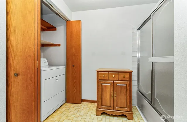 a view of front door with a door