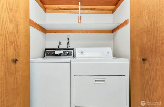 a close up view of washer and dryer