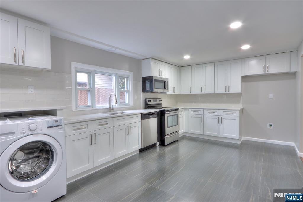 109 Division Avenue Garfield, NJ 07026 - Photo 2 of 11