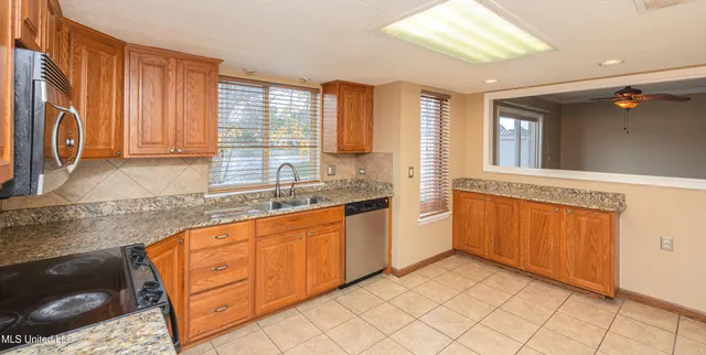 $230,000 | 418 Lakebend Place, Brandon, MS 39042