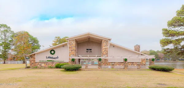 $225,000 | 418 Lakebend Place, Brandon, MS 39042