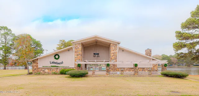 $230,000 | 418 Lakebend Place, Brandon, MS 39042