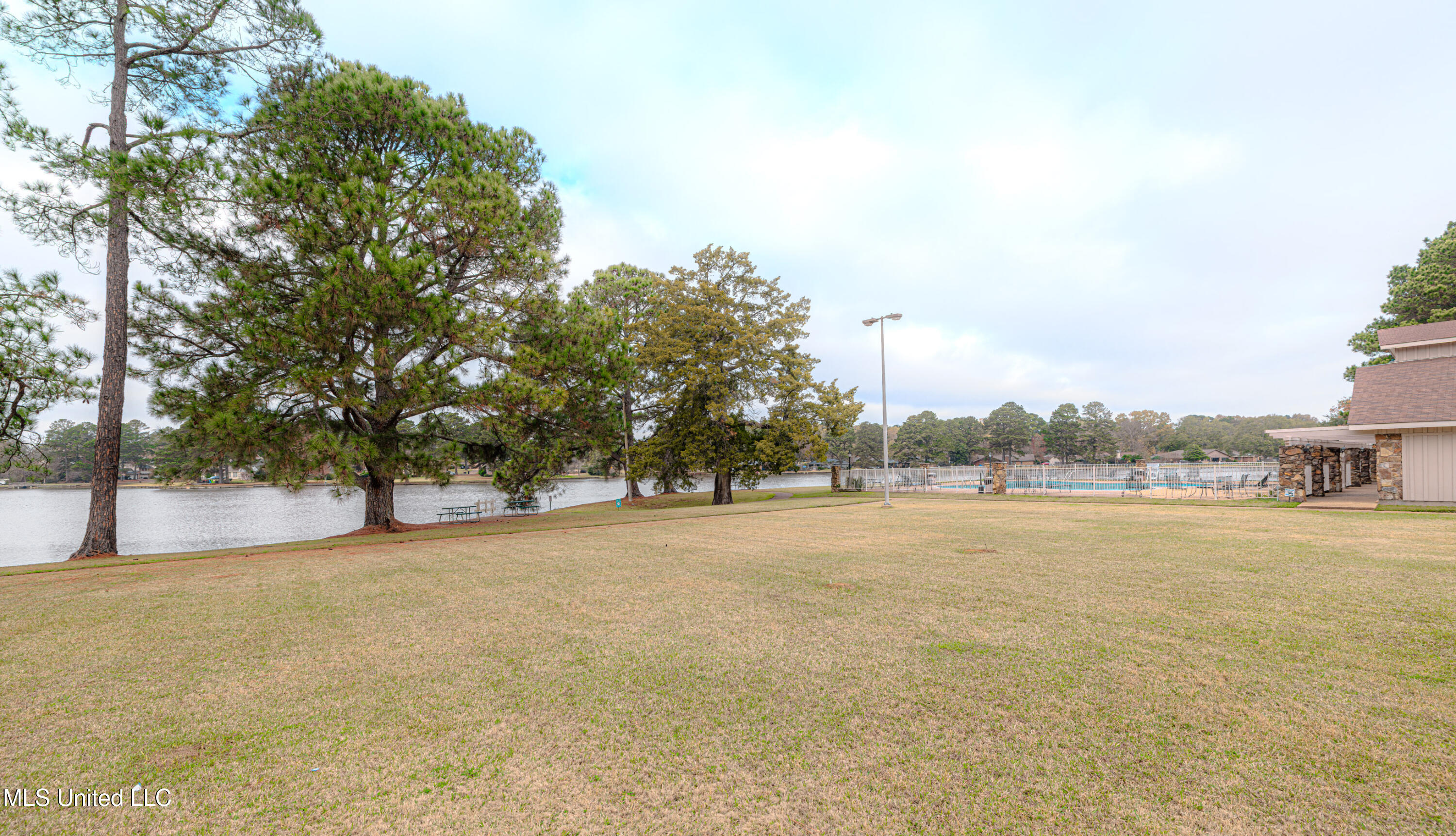 418 Lakebend Place Brandon, MS 39042 - Photo 31 of 32 1R4A0108