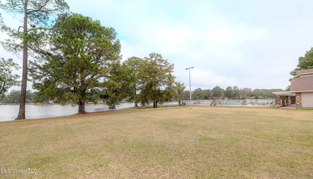 $230,000 | 418 Lakebend Place, Brandon, MS 39042