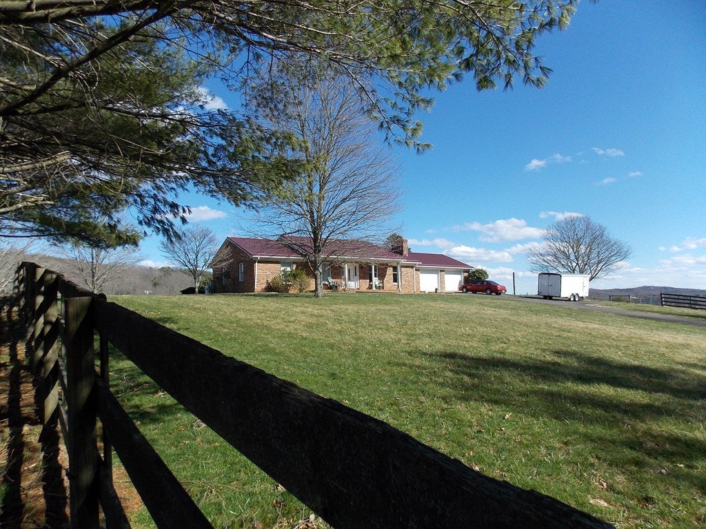 2636 Marian Road Dugspur, VA 24325 - Photo 19 of 41 Gallery Image 19