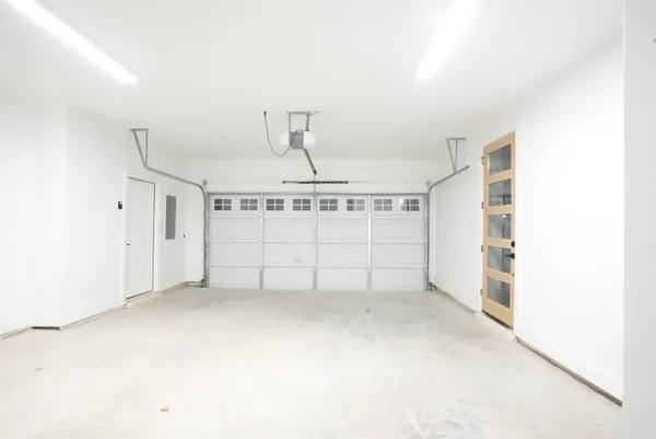 $2,677 | 629 North Tyler Street, Unit 106, Dallas, TX 75208