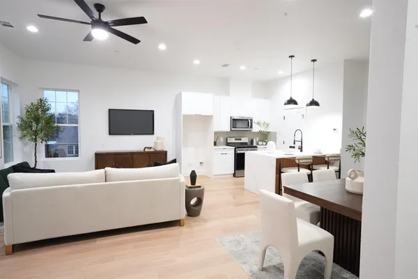 $2,677 | 629 North Tyler Street, Unit 106, Dallas, TX 75208