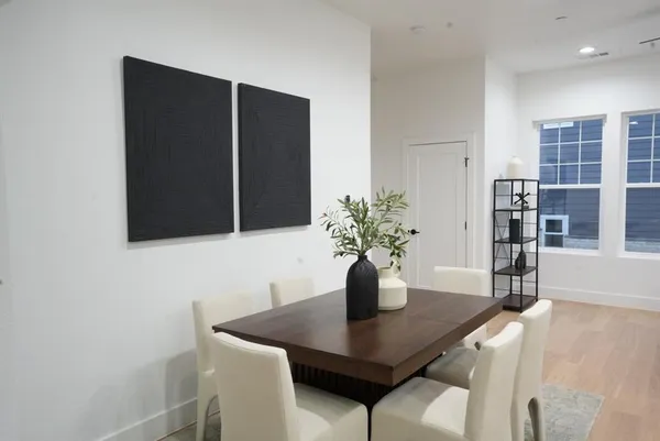 $2,677 | 629 North Tyler Street, Unit 106, Dallas, TX 75208