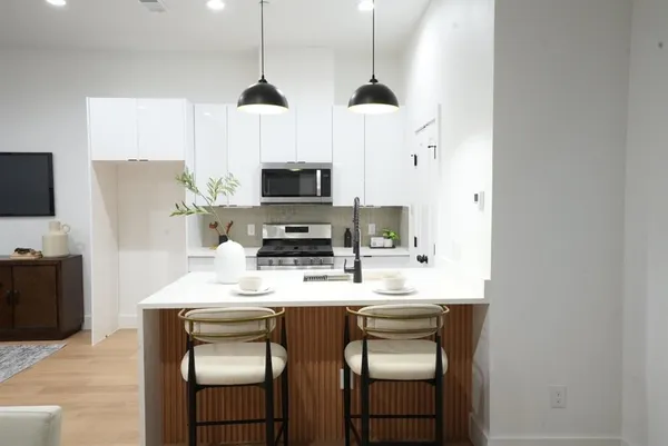 $2,677 | 629 North Tyler Street, Unit 106, Dallas, TX 75208