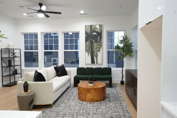 $2,677 | 629 North Tyler Street, Unit 106, Dallas, TX 75208