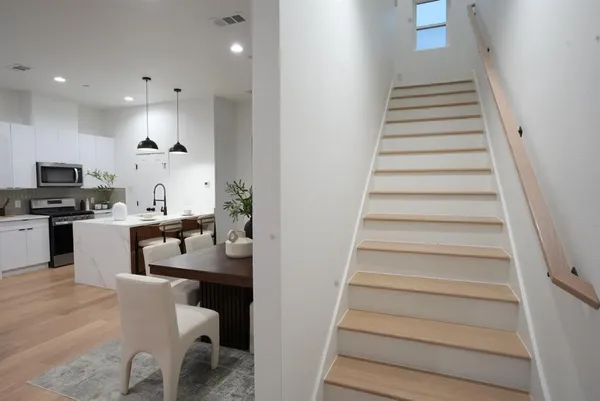 $2,677 | 629 North Tyler Street, Unit 106, Dallas, TX 75208