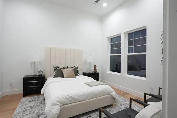 $2,677 | 629 North Tyler Street, Unit 106, Dallas, TX 75208