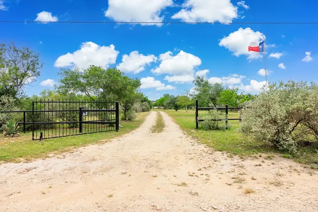 $349,900 | 1245 A Private Road 2415, Uvalde, TX 78801