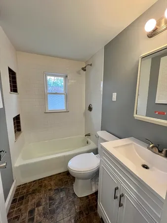 $3,450 | 146 Allen Road, Unit 1, Easton, MA 02356