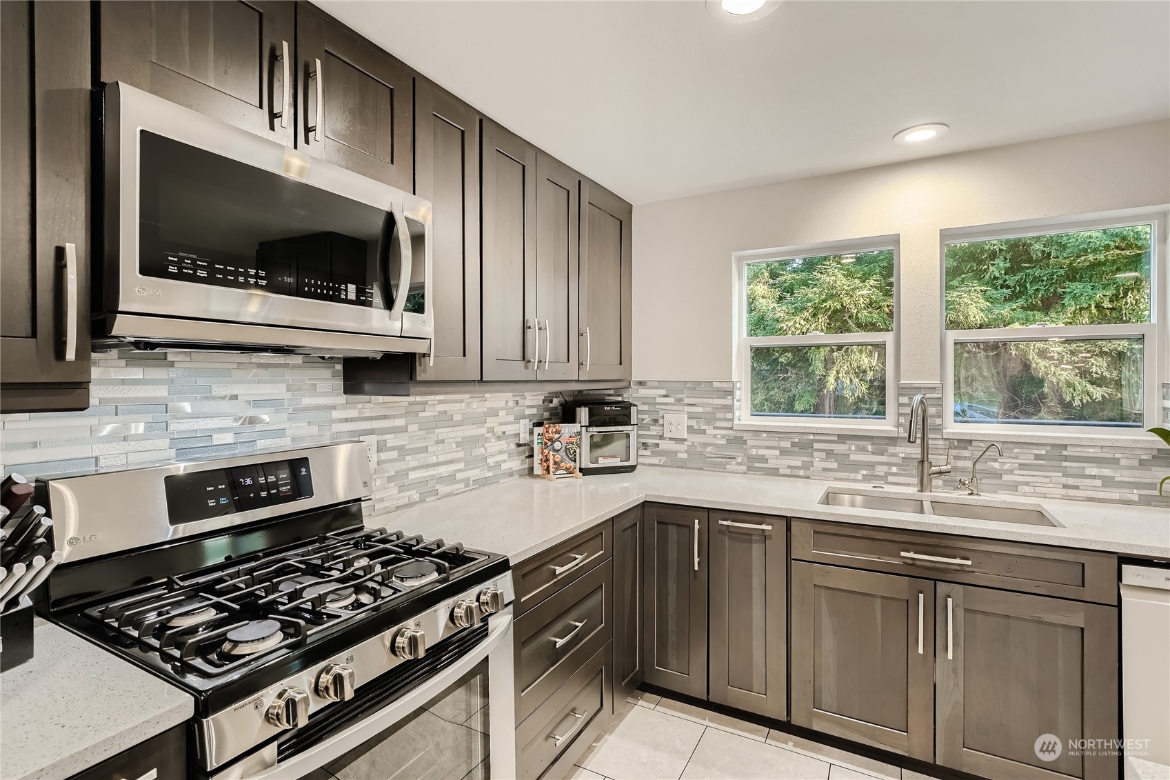 12725 Southeast 190th Place Renton, WA 98058 - Photo 6 of 24 Gallery Image 6
