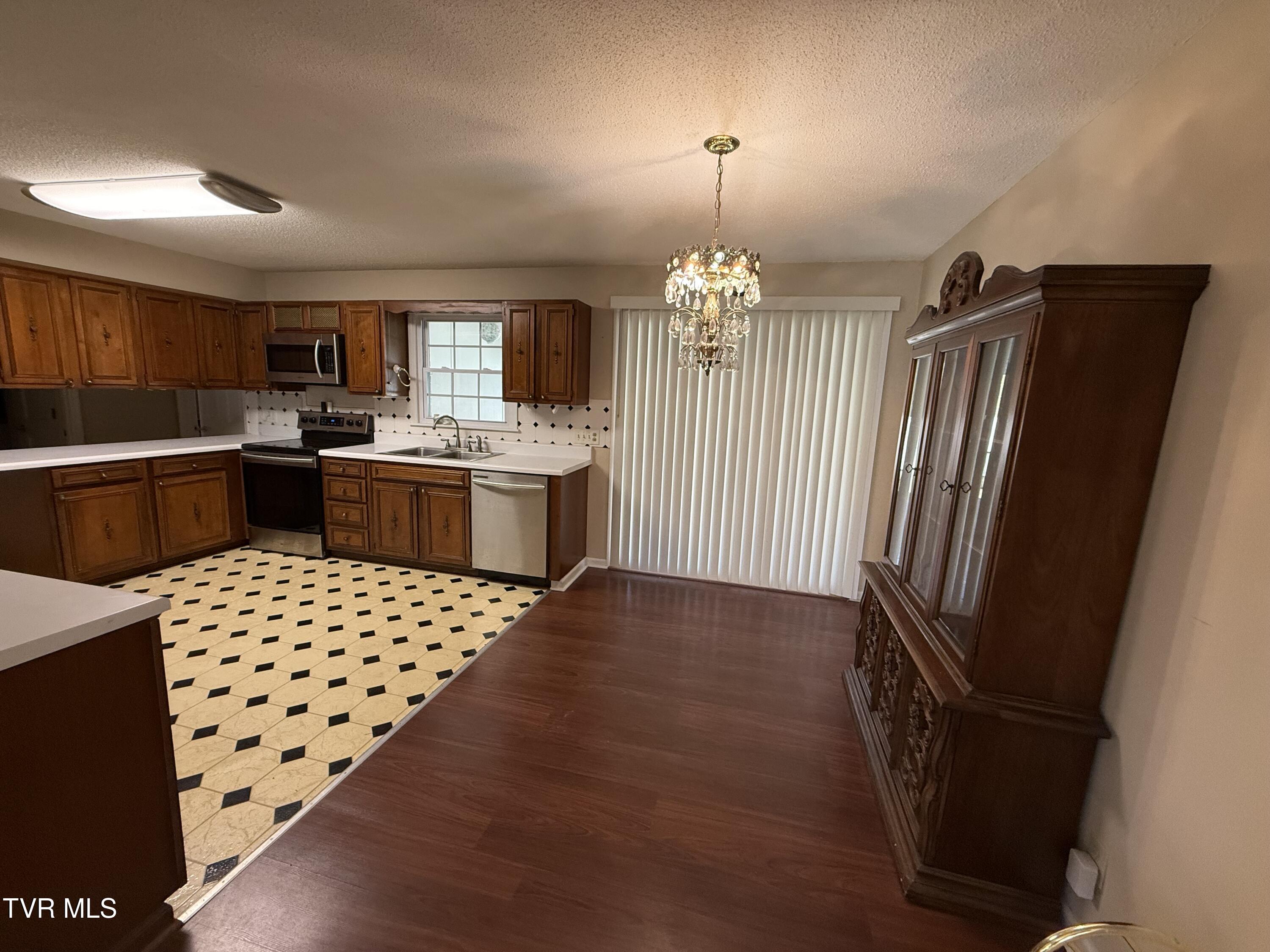 3303 Martin Farm Road Johnson City, TN 37601 - Photo 27 of 59 IMG_9584