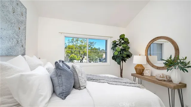 $1,292,000 | 4 Vista Frondosa, Rancho Santa Margarita, CA 92688