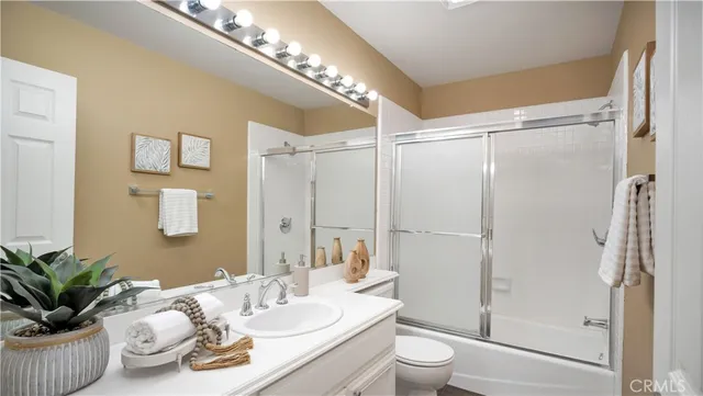 $1,292,000 | 4 Vista Frondosa, Rancho Santa Margarita, CA 92688