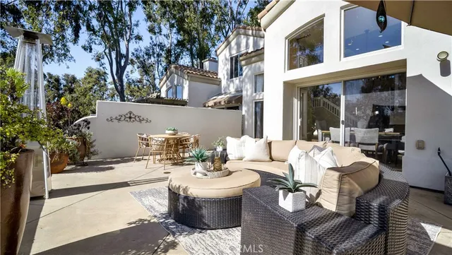 $1,292,000 | 4 Vista Frondosa, Rancho Santa Margarita, CA 92688