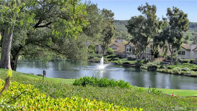 $1,292,000 | 4 Vista Frondosa, Rancho Santa Margarita, CA 92688