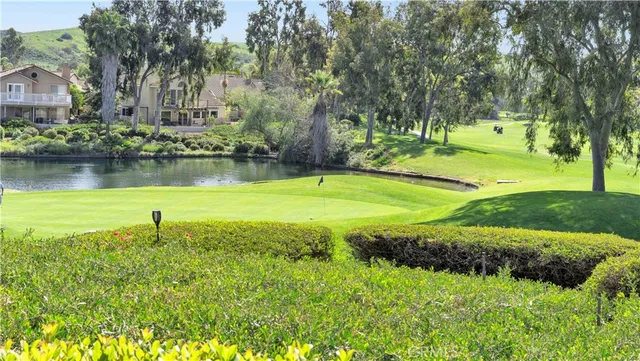 $1,292,000 | 4 Vista Frondosa, Rancho Santa Margarita, CA 92688