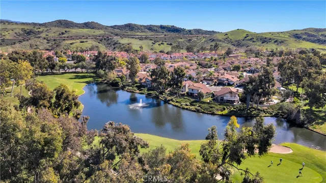 $1,292,000 | 4 Vista Frondosa, Rancho Santa Margarita, CA 92688