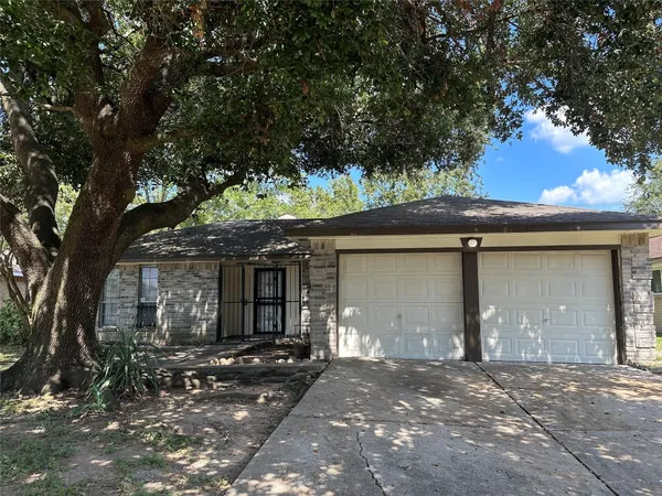 $1,900 | 1006 Kenforest Drive, Missouri City, TX 77489