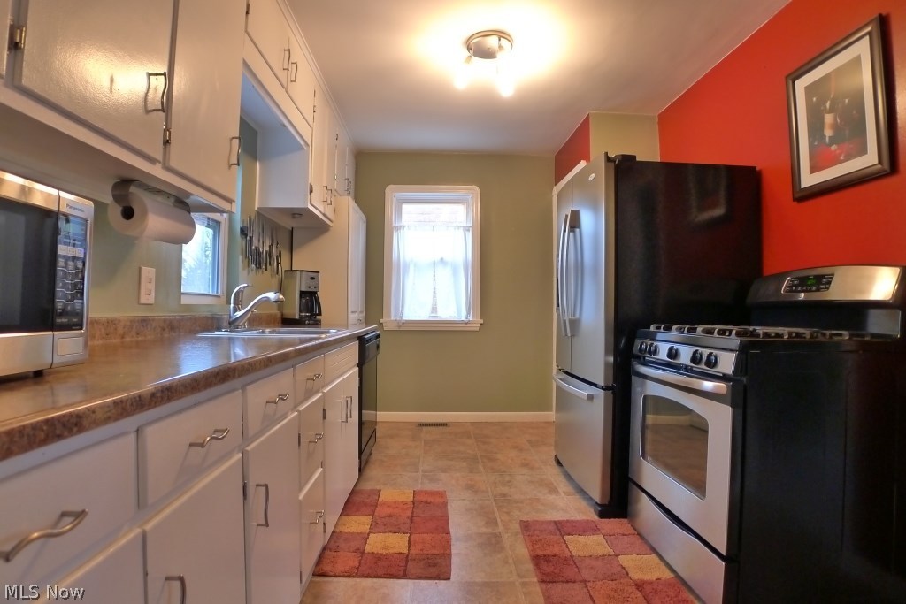 1543 Winchester Road Lyndhurst, OH 44124 - Photo 10 of 24