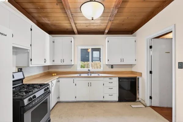 $599,000 | 1050 Sierra Avenue, Martinez, CA 94553