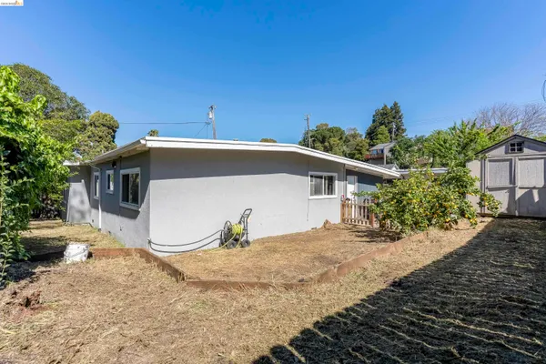 $599,000 | 1050 Sierra Avenue, Martinez, CA 94553