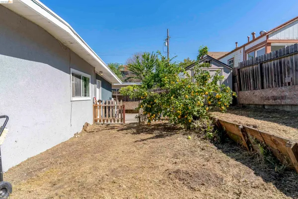$599,000 | 1050 Sierra Avenue, Martinez, CA 94553