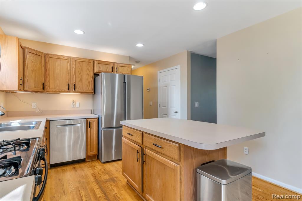 8246 Kimble Drive Pinckney, MI 48169 - Photo 13 of 45