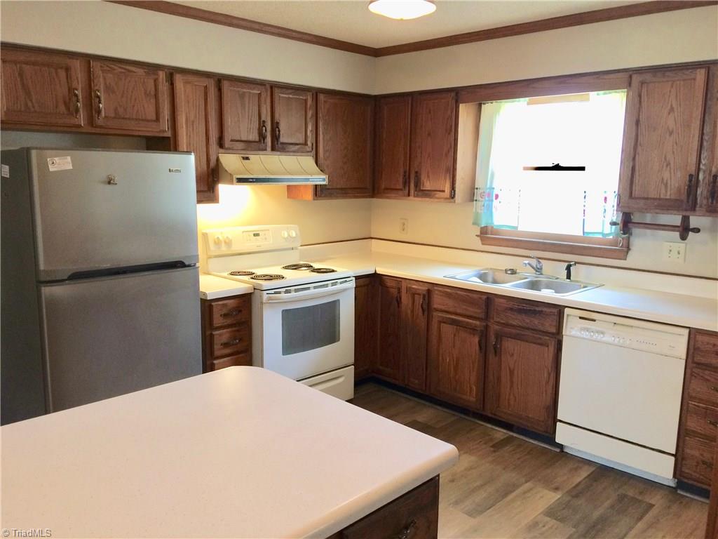 4532 Walpole Road High Point, NC 27265 - Photo 2 of 15
