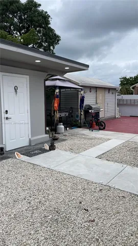 a view of a garage