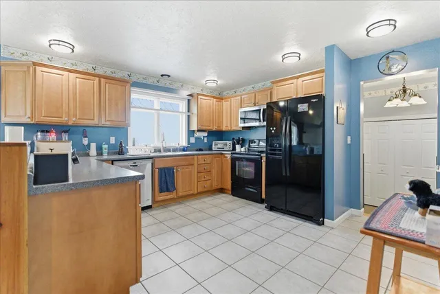 $575,000 | 448 Lowell Town Road, Wiscasset, ME 04578