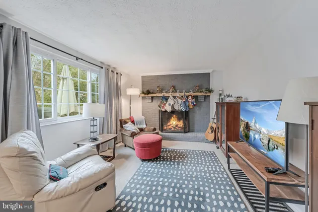 $3,700 | 12918 Framingham Court, Herndon, VA 20171